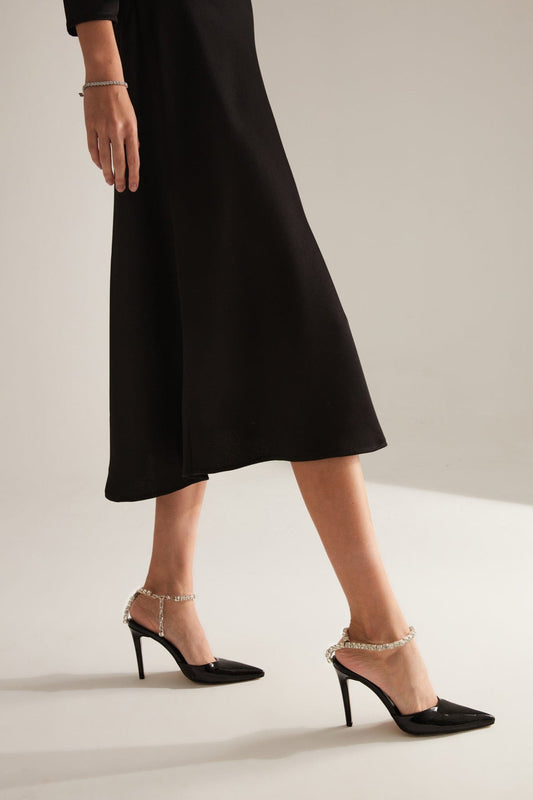 Black Patent Leather Heeled Shoes With Ankle Stone