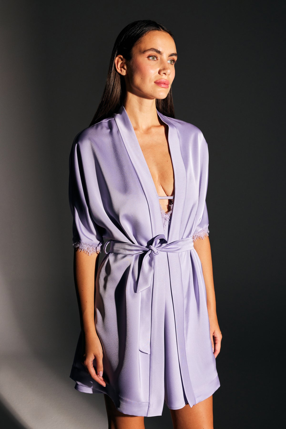 ALYA SATIN LILA DRESSING Gown