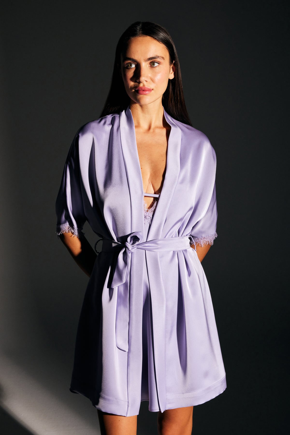 ALYA SATIN LILA DRESSING Gown